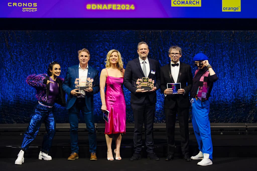 Data News Award met Pat Van Roey en Ella Leyers (Leyla Hesna)