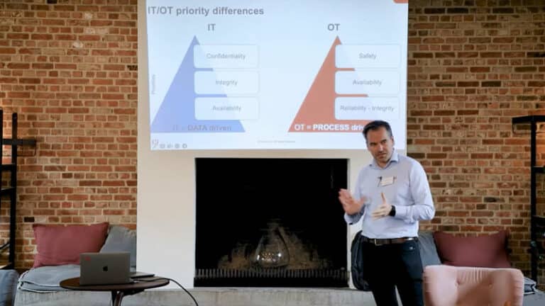 Lars Putteneers, de Fortinet, présente un exposé sur les technologies traditionnelles.