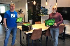 Schenking laptops aan Kogeka - Digital for youth | VanRoey.be